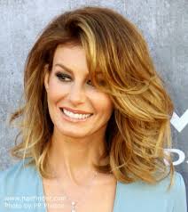 In this video i'll show you my trick to add hair volume naturally and style volume hairstyle without hair products in 5 minutes. Faith Hill Voluminous Medium Length Hairstyle With An Ombre Color Effect