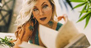 Try to respond to everything slower than usual, whether it's standing up or answering a question, since people who are high have delayed response times. 5 Great Books To Look At While You Re High Sensi Seeds Sensi Seeds