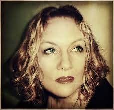 Laura Hellmann's Instagram, Twitter & Facebook