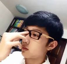 Hasil gambar untuk predebut guanlin