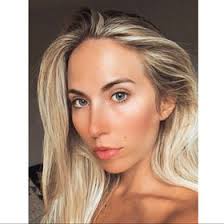 Danielle Laliberte's Instagram, Twitter & Facebook