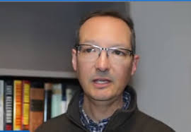 Mount Michael Alum Starts Free Libary