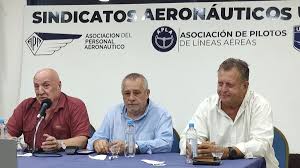 Reunión clave entre los gremios aeronáuticos y las autoridades de  Aerolíneas Argentinas para ver si destraban el conflicto en medio de la  tregua - elDiarioAR.com