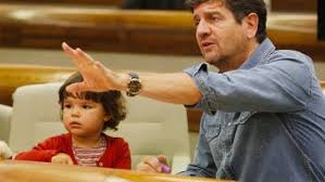 Carlo e giulia hanno tre figli: 10 Giorni Senza Mamma The Hotcorn