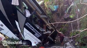 Check spelling or type a new query. Daftar Nama Korban Tewas Dan Luka Kecelakaan Bus Pariwisata Fabian Anugerah Trans Di Blitar Halaman 3 Tribun Jatim