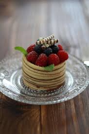 Entremets Individuel Raye Au Chocolat Au Lait Et Fruits Rouges Chocolat Recette Chocolat Chocolat Au Lait