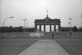 Deutschland Berlin Brandenburger Tor Berliner Mauer Places To Travel Berlin Travel