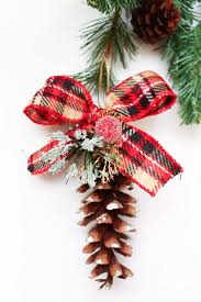 Pomme de pin ( angl. Pommes De Pin Pour La Deco De Noel 58 Idees En Photos Archzine Fr