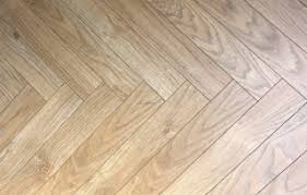 Herringbone Macar Parke Modelleri Baliksirti Hareli Mese Narrow Laminat Parke Laminat Parke Parke Ev Dekoru