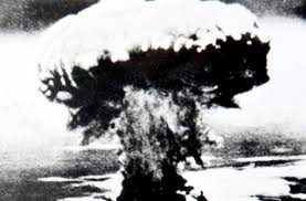The united states detonated two nuclear weapons over the japanese cities of hiroshima and nagasaki on 6 and 9 august 1945, respectively. Fotostrecke Doomsday Clock Atomkriegsuhr Countdown Zum Weltuntergang Bild 2 Von 7 Lokales Lahrer Zeitung