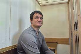 He won silver at super heavyweight during the 2005 world amateur boxing championships and helped the russian. Istoriya Boksyora Romana Romanchuka Skonchavshegosya V 37 Let Chempionat