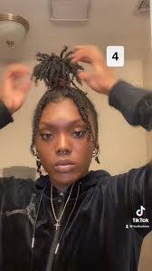 Gail Leighton's Instagram, Twitter & Facebook