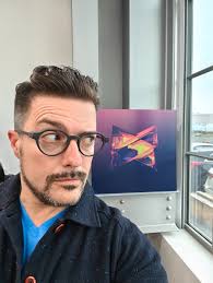 Spent the day with the (very fun) @mkbhd squad, and took the opportunity to  snap one last round of OnePlus 15 sample shots at the (also very fun)  MKBHQ. Stay tuned for