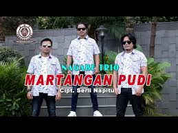 We did not find results for: Lirik Lagu Batak Dan Chord Gitar Martangan Pudi Nagabe Trio Sonora Id