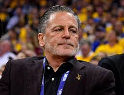 Report: Dan Gilbert's son, who has 'zero experience,' running Cavs 'behind  the scenes' and set to take over : r/clevelandcavs