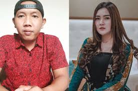 Selama kariernya, ibu dua anak yang pernah digosipkan dengan indra l bruggman itu telah membintangi sejumlah sinetron seperti. Sempat Diisukan Jadi Suami Nella Kharisma Cak Malik Unggah Foto Sang Istri Kesayanganku Pikiran Rakyat Com