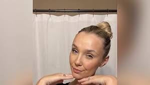 Amazon.com: YouthLab Pure Radiance, Vibrating Facial Cleansing Brush,  Electric, 3 Modes, 3 Brush Heads (2 Bristle,1 Silicone), Waterproof,  Rechargeable, Smart Timer, Exfoliating, Massage (Rose Gold)