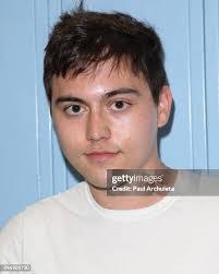 Alex Wardell's Instagram, Twitter & Facebook