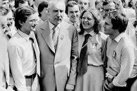 Gierek bał się grudnia '70, co oznaczało życie bez podwyżek. Kim Jest Grazyna Kida To Nie Gersdorf Jest Na Slynnym Zdjeciu Z Gierkiem Natemat Pl