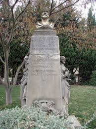 El presidente esgrime ante ayuso el ejemplo del cordón sanitario de merkel a la ultraderecha en alemania. Monumento A Manuel Rodriguez Ayuso Arte Publico Ayuntamiento De Zaragoza