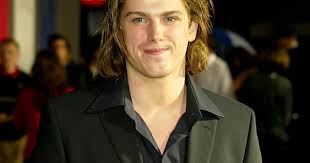 Cựu sao Disney tự bắn vào đầu ở tuổi 35