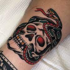 Skull Snake Travis Costello Of Inksmith Roger S Jacksonville Fl Traditionaltattoos Tradional Tattoo Traditional Tattoo Art Traditional Tattoo