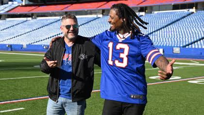 It means the world' | Bills Mafia co-founder Del Reid named Buffalo Bills Fan of the Year for 2023