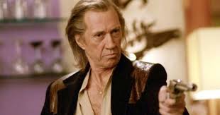 David Carradine morto per asfissia durante un gioco erotico estremo o  ucciso da una setta? La misteriosa fine dell'attore di Kill Bill