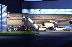 Anton am arlberg zu einem. Flugzeug Defekt Bei Angela Merkel Regierung Pruft Offenbar Kriminellen Hintergrund Politik Stuttgarter Nachrichten