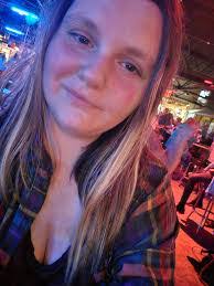 Elizabeth Mulford's Instagram, Twitter & Facebook