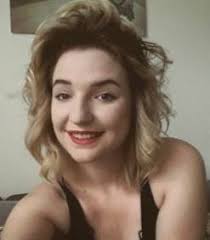 Wir freuen uns unsere Anna Seidl als Salonleitung im Haar Punkt Maishofen  ab 10 April begrüßen zu dürfen . Anna ist Internationaler Color Master und  wirkte auf der aktuellen Celebralte Color Tournee