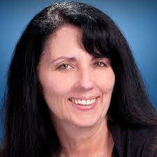 Angela Dinsmore's Instagram, Twitter & Facebook