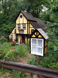 Kimy Kennedy College Park Ga I Live In A Wonderful Historic District Just Sw Of Atlanta I Also Live In A Won Little Free Libraries Free Library Happy House