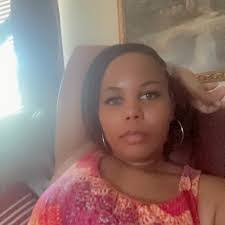 Sheena Doss's Instagram, Twitter & Facebook