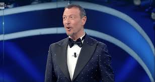 .santacroce, un bimbetto che un mese fa giocava in b, annulla crespo e ainda mais, el pocho lavezzi per fermarlo devono sparargli… e così la corazzata inter imbattuta cade nella notte azzurra. Notte Azzurra Anticipazioni Ospiti E Streaming Dello Show Di Rai 1