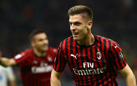 Gonzalo higuain ile yollarını ayırmaya hazırlanan i̇talyan devinin piatek için resmi temasta bulunduğu. Medien Bvb Nimmt Milan Sturmer Krzysztof Piatek Ins Visier Bvbwld De