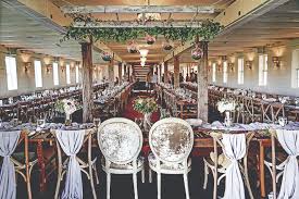 Learn more about why we are the premiere barn wedding venue in twin cities area! Rustic Meets Romance The Best Barn Wedding Venues In Minnesota Minnesota Bride