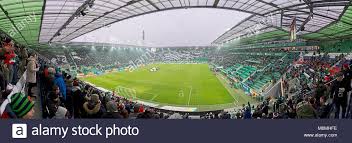 Mai 1977 mit dem spiel rapid gegen austria unter dem namen weststadion eröffnet und war somit nachfolger der legendären pfarrwiese. Panoramablick Auf Die Allianz Stadion In Wien Vor Dem Fussballspiel Rapid Wien Vs Sturm Graz Mit Choreographie Der Fans Stockfotografie Alamy