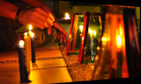 El festejo varía según las regiones del país, pero generalmente empieza desde la noche del 7 de diciembre. Noche De Velitas In Colombia New Mixes From Barranquilla S Todomono Sounds And Colours