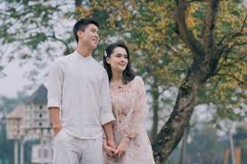Chia sẻ về phong tục cưới hỏi, cách chuẩn bị đám cưới, hình ảnh, video đám cưới nổi bật, chia sẻ những hình ảnh sao việt mặc mẫu váy cưới hot nhất hiện nay. 500 000 Vien Pha Le Ä'Æ°á»£c Trang Tri Trong Ä'am CÆ°á»›i Duy Máº¡nh Quá»³nh Anh Thá»i Ä'áº¡i