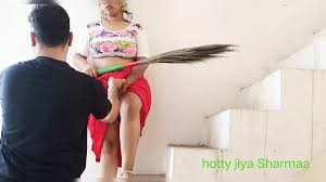 Desi Kamwali Bai Ko Makan Malik ne periods mein Khub ghapa Ghap Choda (  Hindi Audio ) watch online