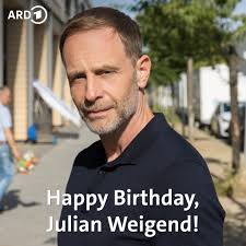 Kris als Helfer von Mutter und Kind, die Wahrheit über Kais Kindheit und  dazwischen: Berta als Sprachgenie! Was sagt ihr zur Folge 1096 von "In  aller Freundschaft"? Sagt es uns gerne in