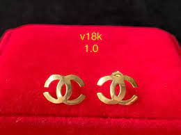Located in los angeles, ca. 18k Saudi Gold Chanel Stud Earrings Vspl Women S Fashion Jewelry Organizers Earrings On Carousell
