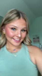 Pamela Mclellan's Instagram, Twitter & Facebook