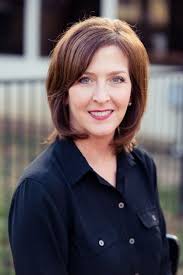 Nice to Meet You! Introducing Mary Tom Curnutt, Downtown Arlington Board of  Directors