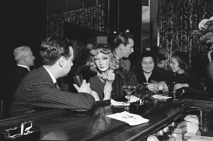 Nightclub Hand Signals: A Primer From New York's Legendary Stork Club