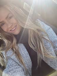 Chelsey Dever's Instagram, Twitter & Facebook