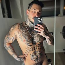 GAY POST PORN🔞 on X: RT @ZachDopson: Retweet if you want the full photo  in your dms. 🍆 t.coS8olHy9TT4  X