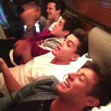 the twins with cameron omfg. #fyp #foryoupage #dolantwins