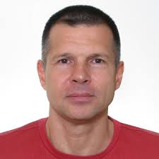 Злодії в законі? Якщо звичайна людина вимагає гроші у іншої, її  звинувачують у рекеті. Адже без сумніву, це злочин. Проте як тільки за те  саме береться чиновник, все відразу стає законним. Днями